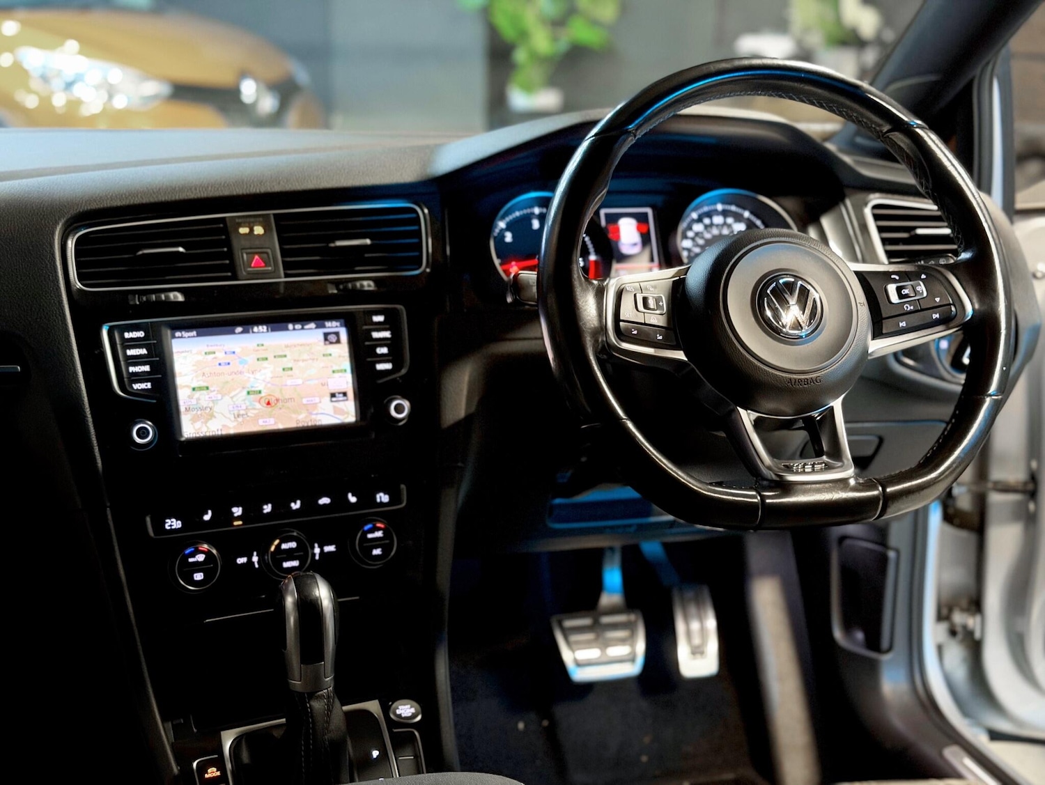 Used Volkswagen Golf 2017 for sale - 76886769: Photo 2