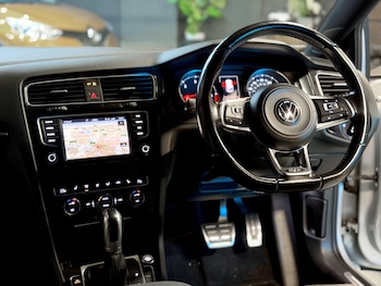 Used Volkswagen Golf 2017 for sale - 76886769: Photo