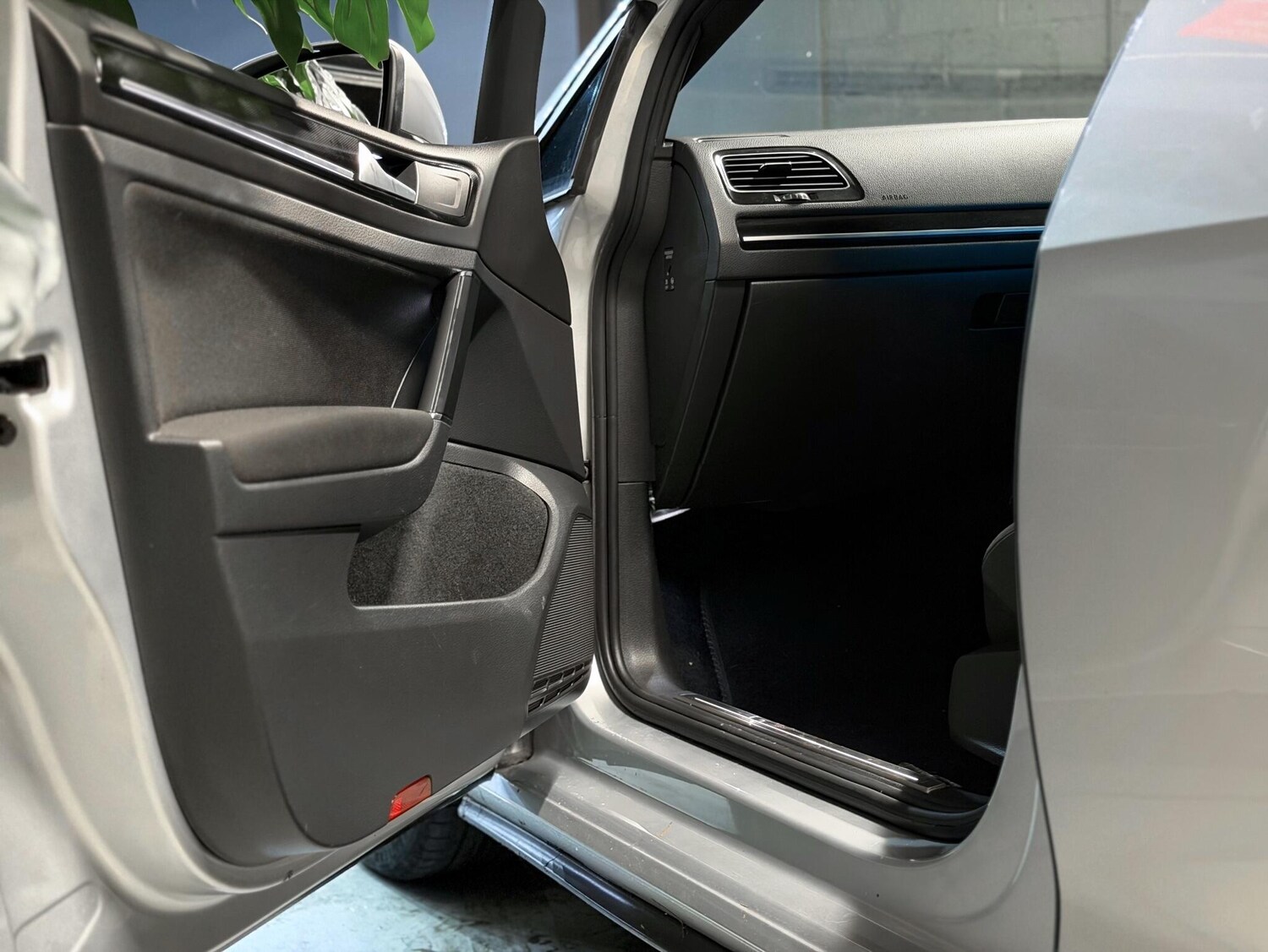 Used Volkswagen Golf 2017 for sale - 76886769: Photo 35