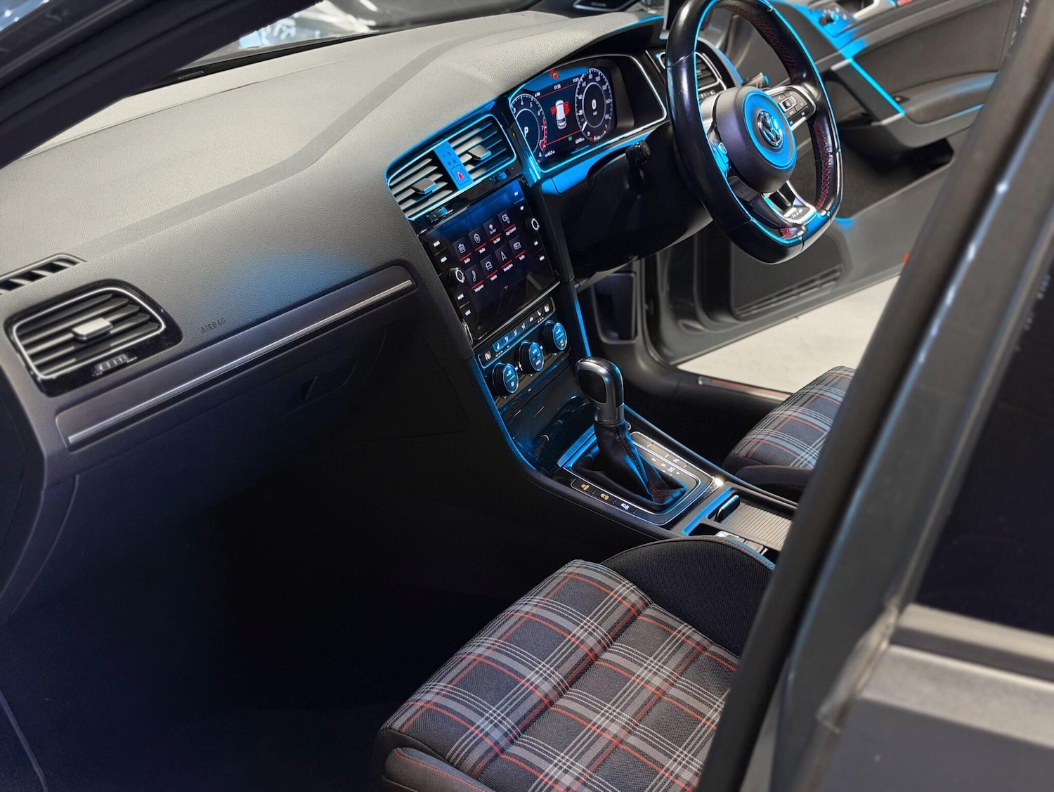 Used Volkswagen Golf 2019 for sale - 76251065: Photo 12