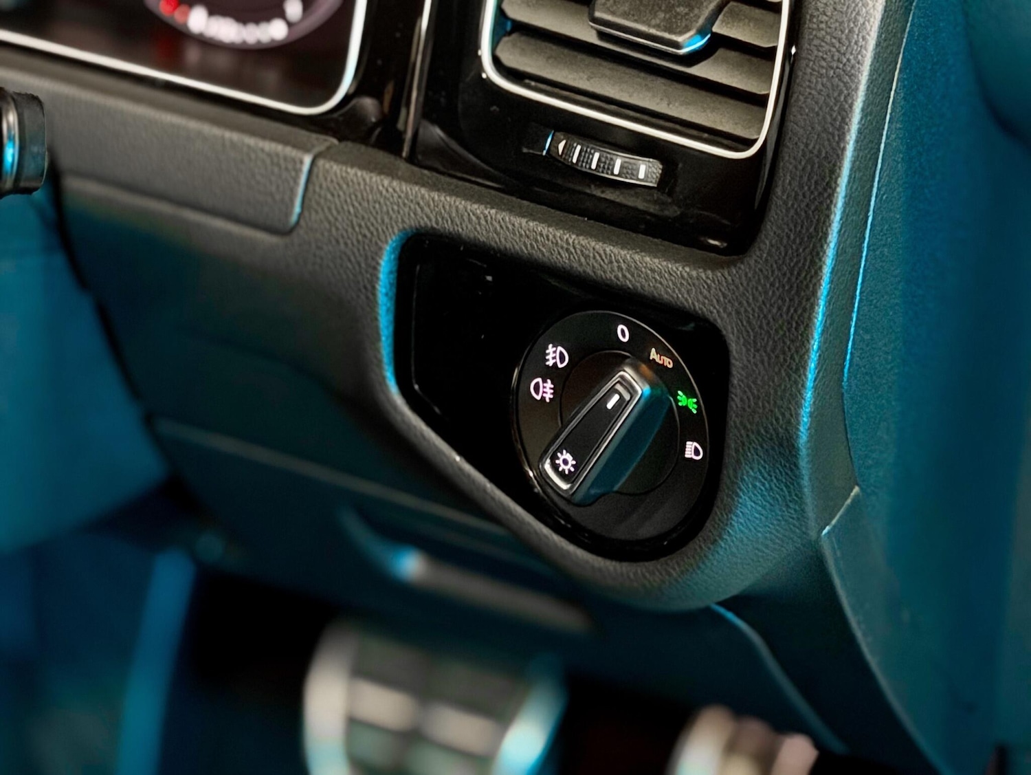 Used Volkswagen Golf 2019 for sale - 76251065: Photo 33