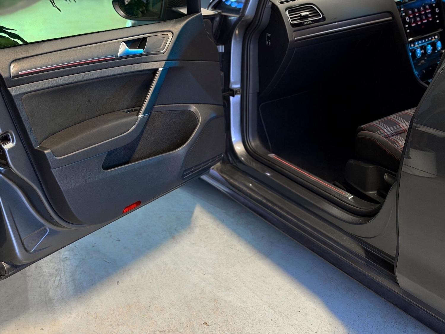 Used Volkswagen Golf 2019 for sale - 76251065: Photo 42