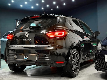Used Renault Clio 2017 for sale - 76024381: Photo