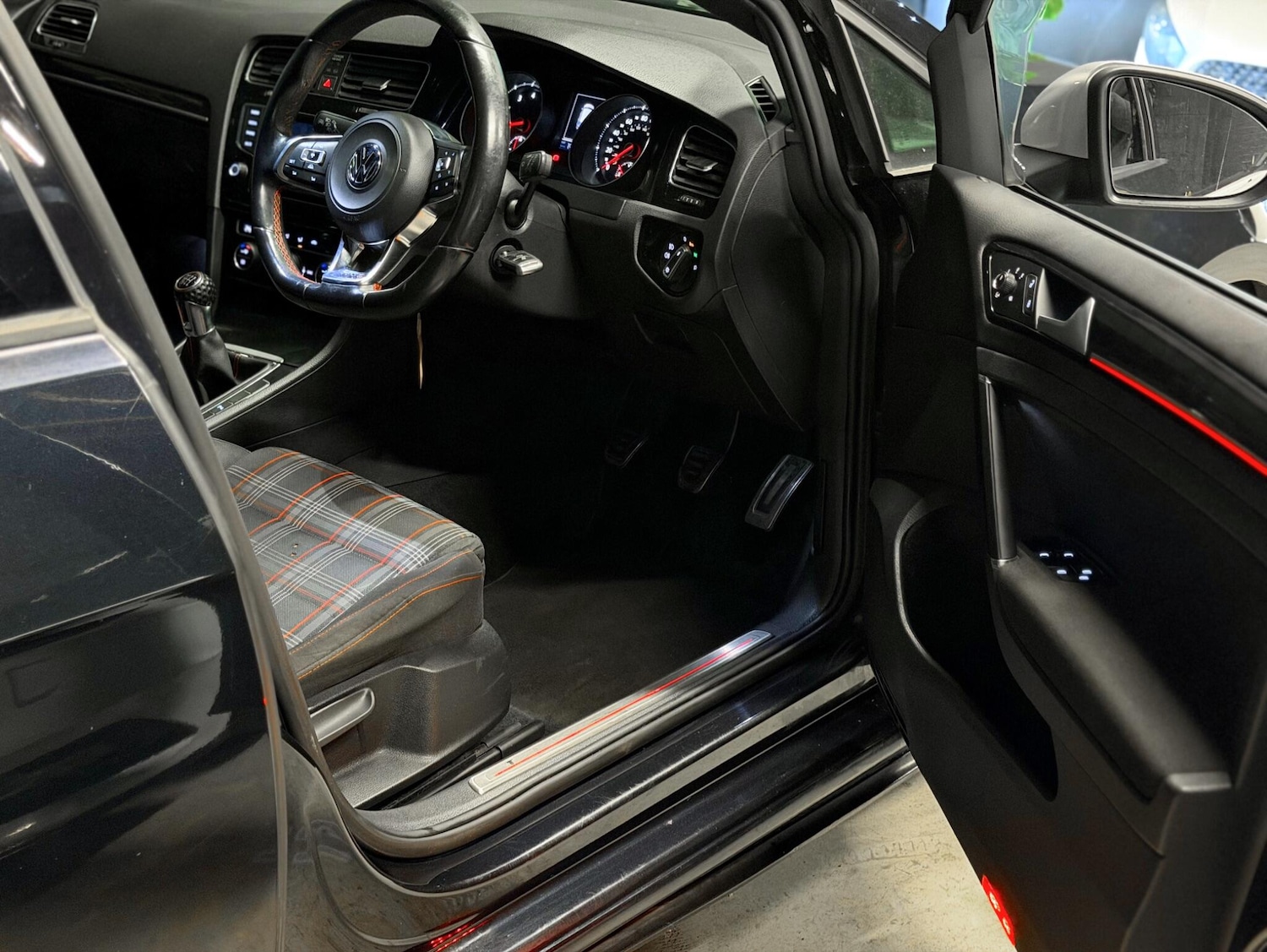 Used Volkswagen Golf 2014 for sale - 77564807: Photo 12