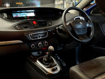 Used Renault Scenic 2011 for sale - 77564843: Photo