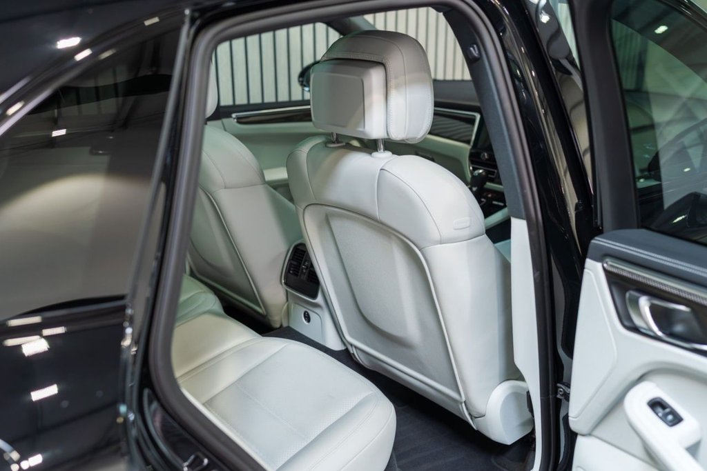 Used Porsche Macan 2022 for sale - 76367469: Photo 29