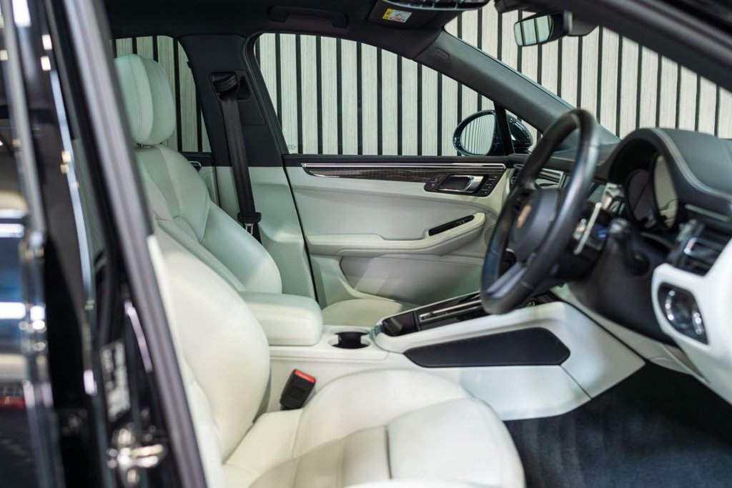 Used Porsche Macan 2022 for sale - 76367469: Photo 33