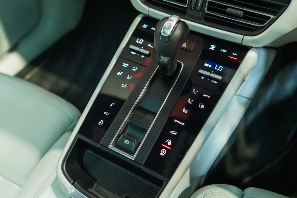 Used Porsche Macan 2022 for sale - 76367469: Photo 43