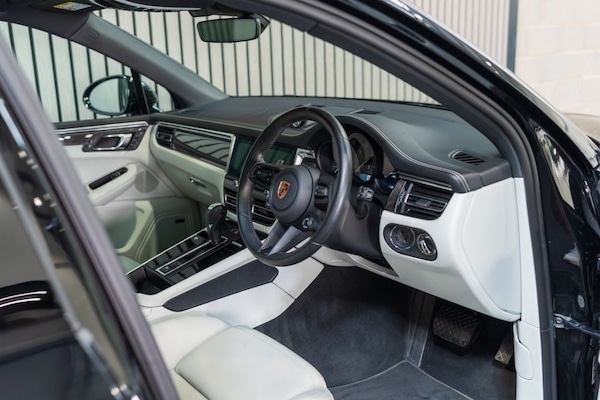 Used Porsche Macan 2022 for sale - 75548268: Photo 32
