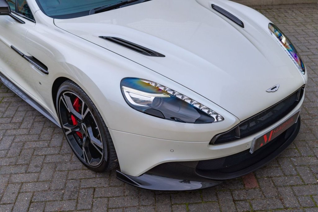Used Aston Martin Vanquish 2017 for sale - 76309366: Photo 10