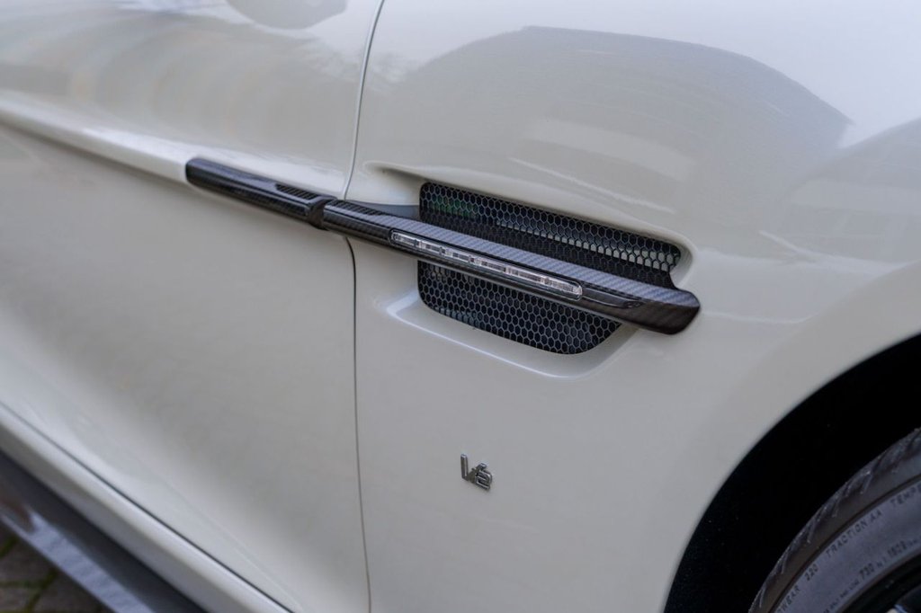 Used Aston Martin Vanquish 2017 for sale - 76309366: Photo 13