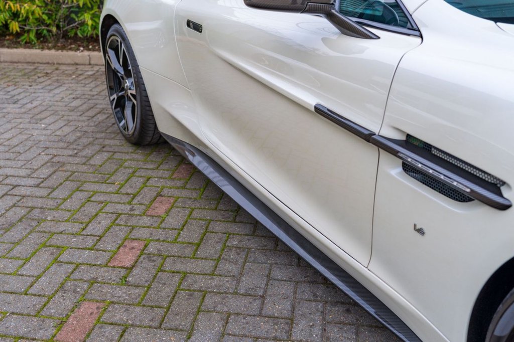 Used Aston Martin Vanquish 2017 for sale - 76309366: Photo 15