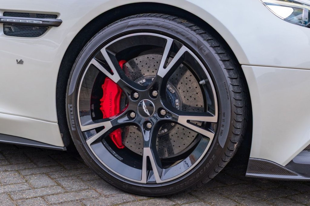 Used Aston Martin Vanquish 2017 for sale - 76309366: Photo 17
