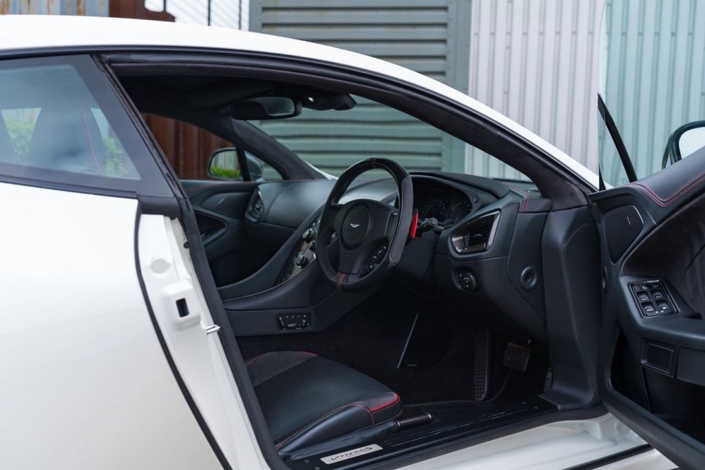 Used Aston Martin Vanquish 2017 for sale - 76309366: Photo 2