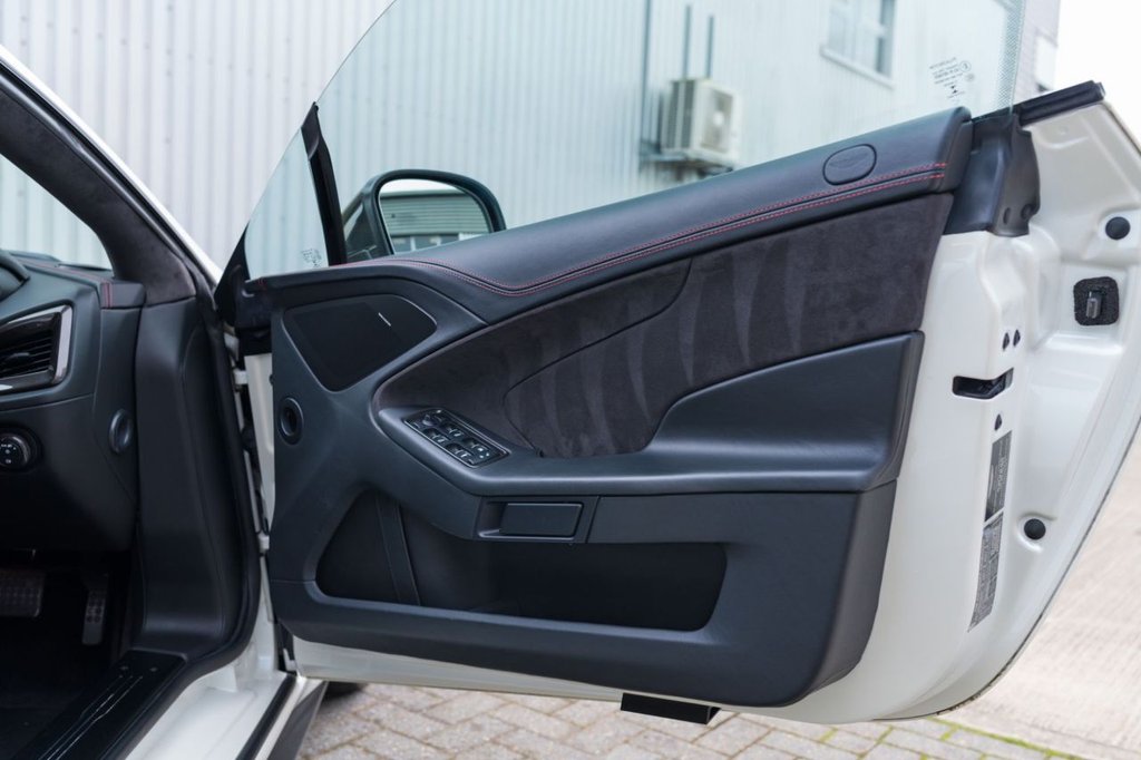 Used Aston Martin Vanquish 2017 for sale - 76309366: Photo 26