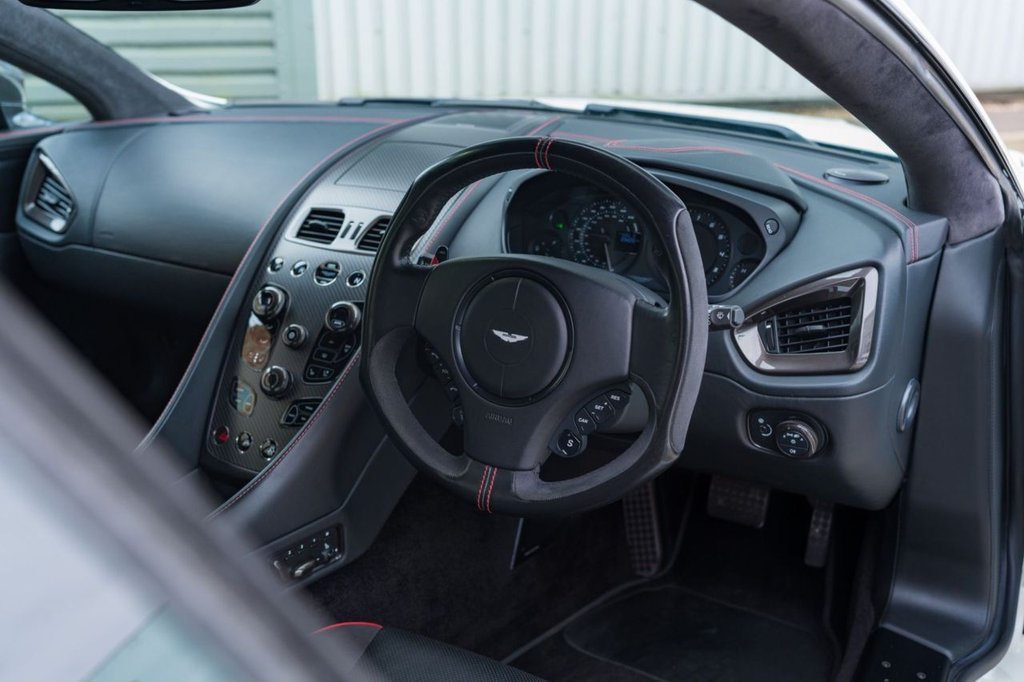 Used Aston Martin Vanquish 2017 for sale - 76309366: Photo 28