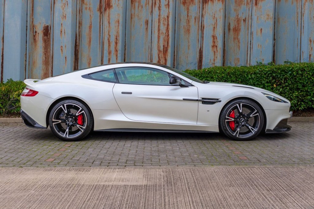 Used Aston Martin Vanquish 2017 for sale - 76309366: Photo 3