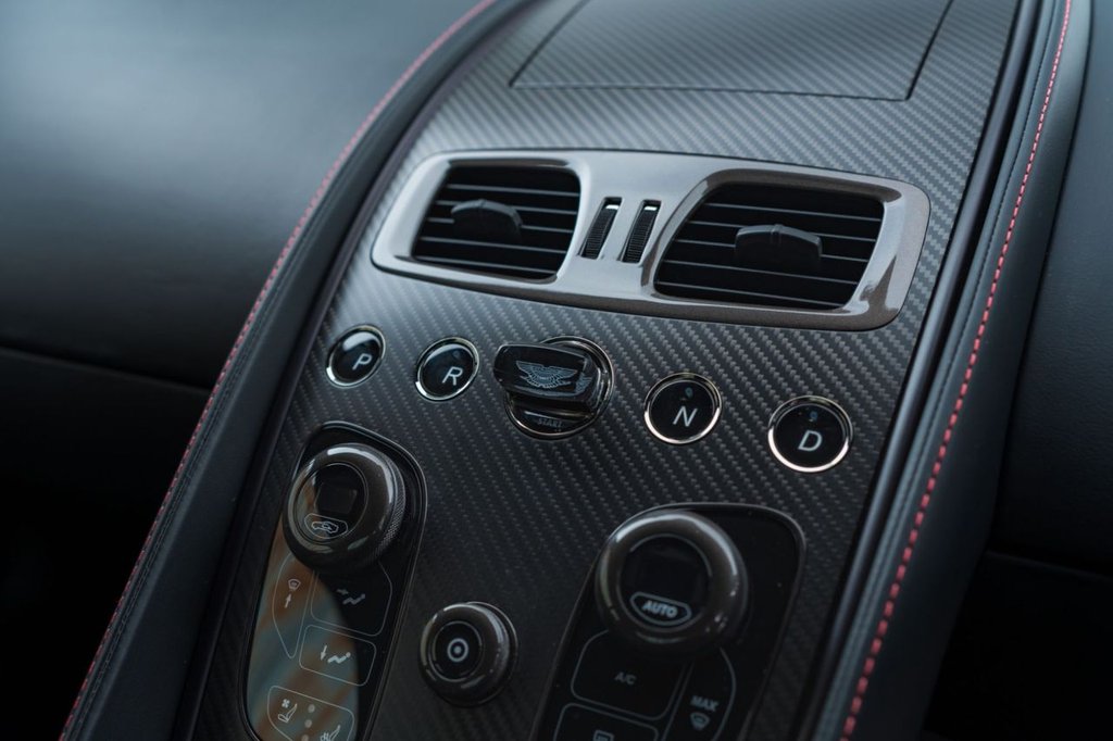 Used Aston Martin Vanquish 2017 for sale - 76309366: Photo 34