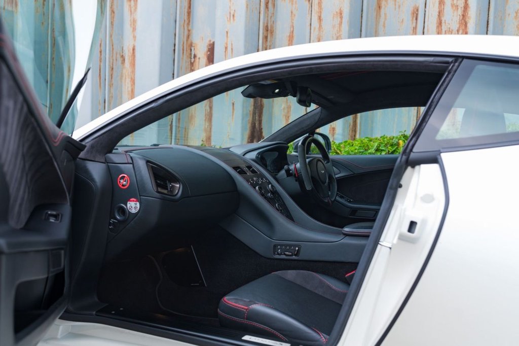 Used Aston Martin Vanquish 2017 for sale - 76309366: Photo 39