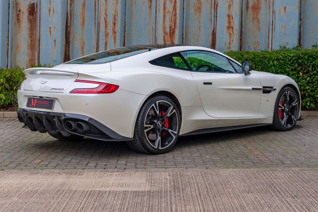 Used Aston Martin Vanquish 2017 for sale - 76309366: Photo 4