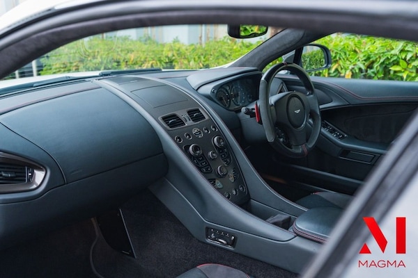 Used Aston Martin Vanquish 2017 for sale - 76309366: Photo 40