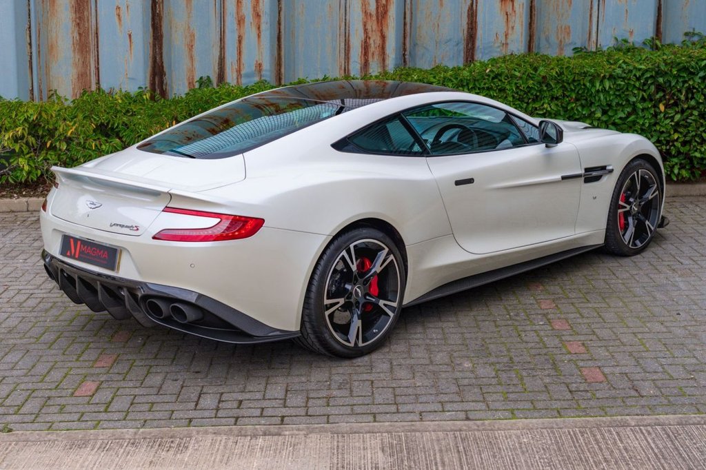 Used Aston Martin Vanquish 2017 for sale - 76309366: Photo 44