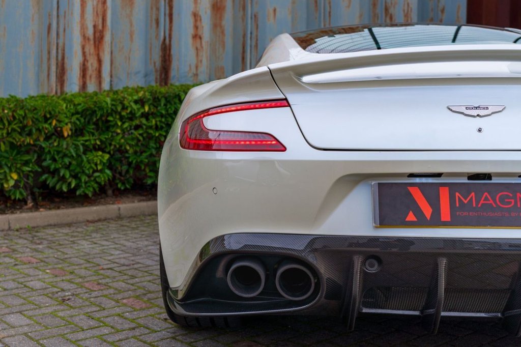 Used Aston Martin Vanquish 2017 for sale - 76309366: Photo 47