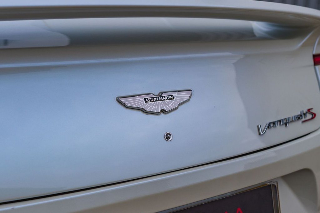 Used Aston Martin Vanquish 2017 for sale - 76309366: Photo 48