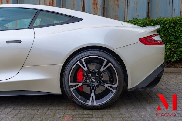Used Aston Martin Vanquish 2017 for sale - 76309366: Photo 48