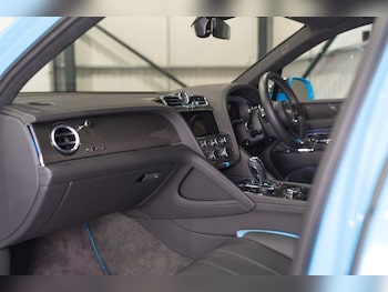 Used Bentley Bentayga 2023 for sale - 75296012: Photo