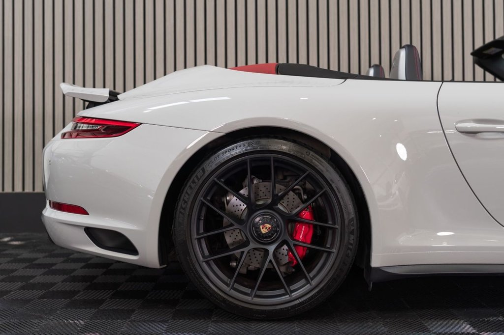 Used Porsche 911 2019 for sale - 76950161: Photo 15