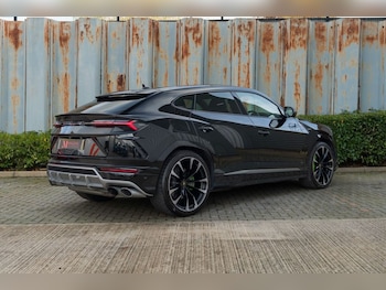 Used Lamborghini Urus 2021 for sale - 76535631: Photo