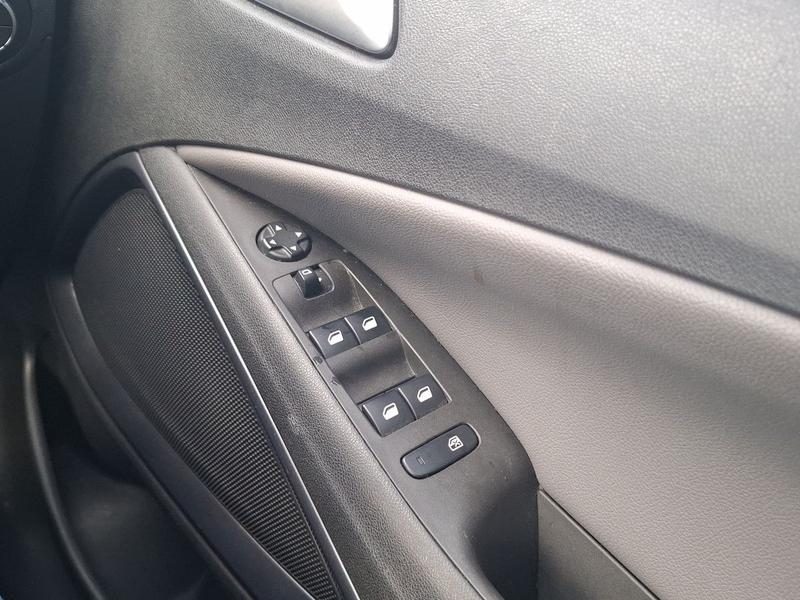 Used Vauxhall Crossland X 2017 for sale - 76835677: Photo 22