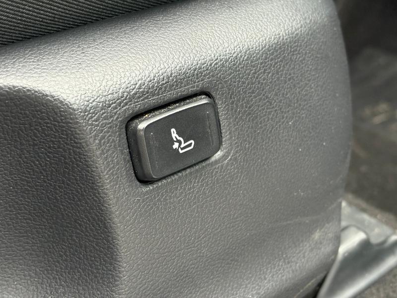 Used Toyota C-HR 2021 for sale - 76767117: Photo 17