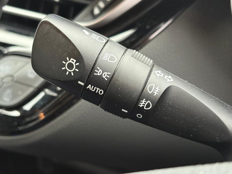 Used Toyota C-HR 2021 for sale - 76767117: Photo 21