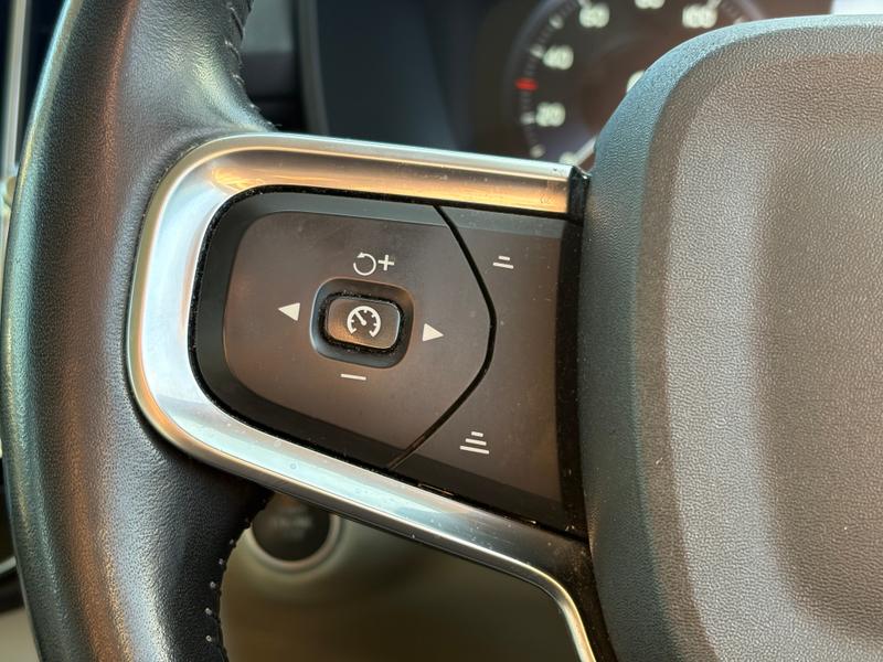 Used Volvo XC40 2020 for sale - 76766961: Photo 34