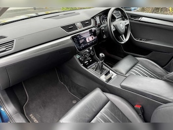Used Skoda Superb 2019 for sale - 76139591: Photo 2