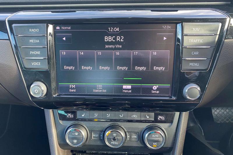 Used Skoda Superb 2015 for sale - 77733254: Photo 30