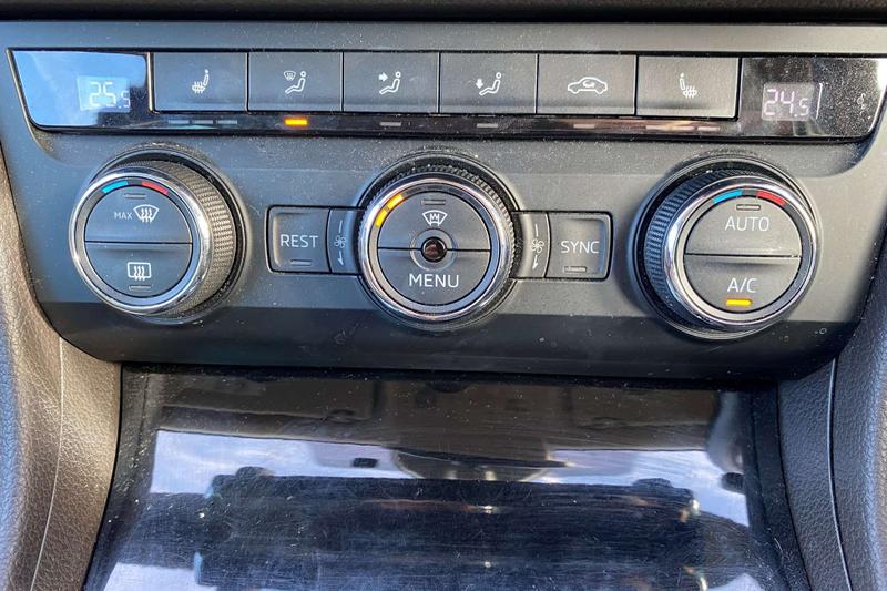 Used Skoda Superb 2015 for sale - 77733254: Photo 32