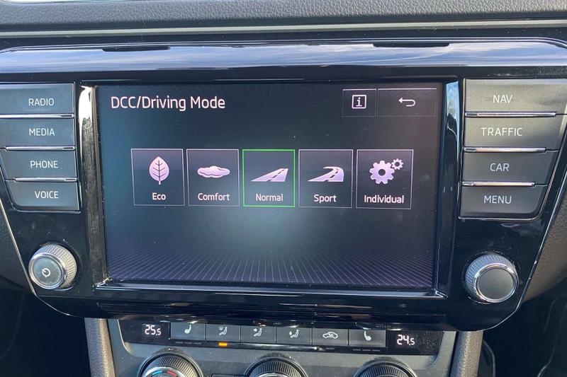 Used Skoda Superb 2015 for sale - 77733254: Photo 40