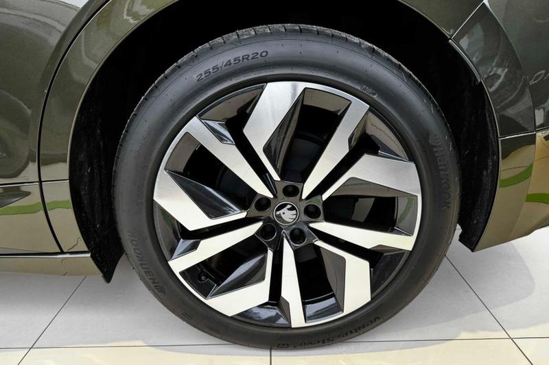 Used Skoda Enyaq for sale - 77532763: Photo 5