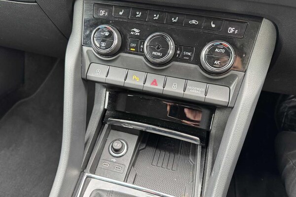 Used Skoda Karoq 2025 for sale - 76277254: Photo 29