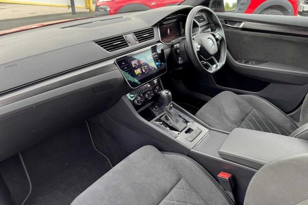 Used Skoda Superb 2023 for sale - 75700442: Photo 2