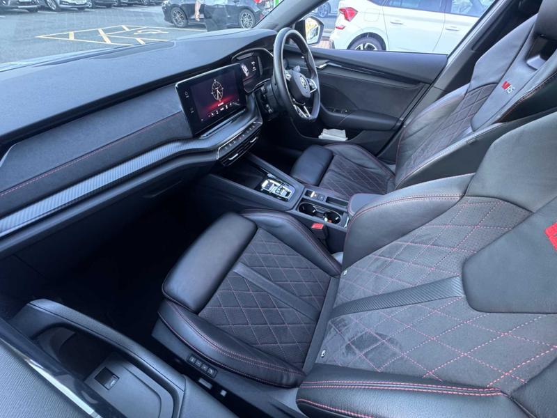 Used Skoda Octavia 2023 for sale - 76882526: Photo 2