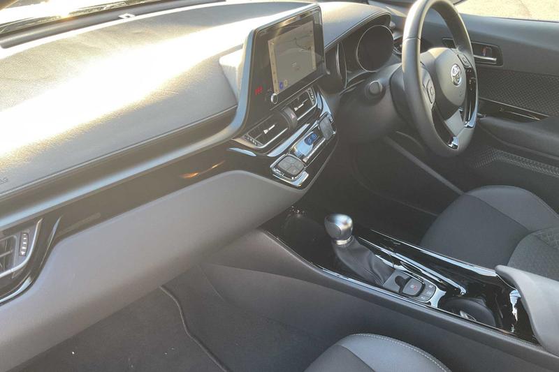 Used Toyota C-HR 2023 for sale - 77733282: Photo 2