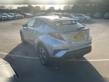 Used Toyota C-HR 2023 for sale - 77733282: Photo