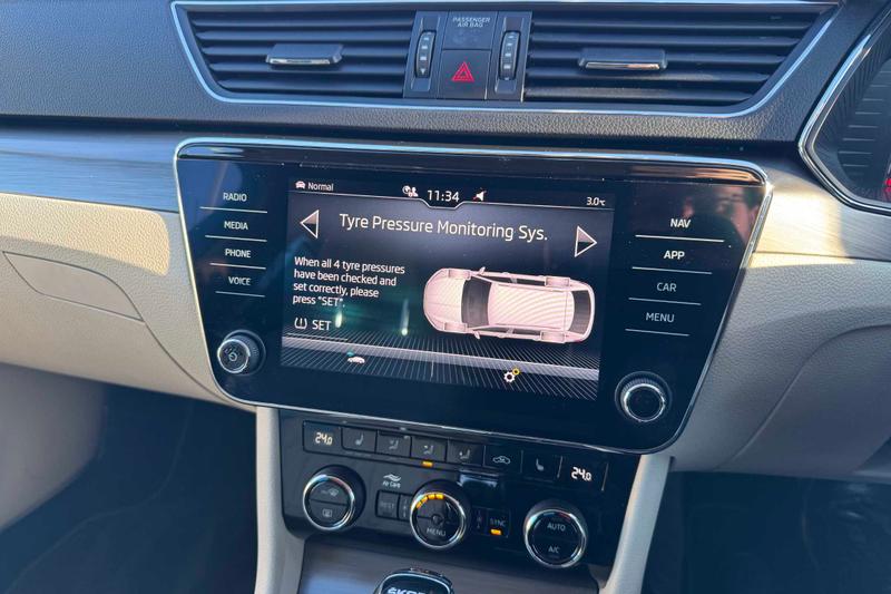 Used Skoda Superb 2022 for sale - 77128120: Photo 27