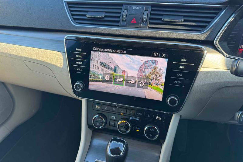 Used Skoda Superb 2022 for sale - 77128120: Photo 32