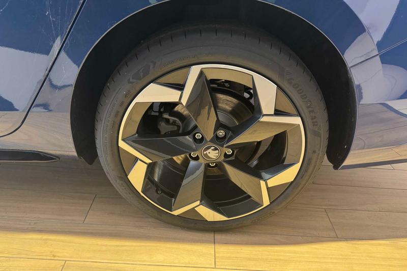 Used Skoda Superb 2025 for sale - 76131593: Photo 11