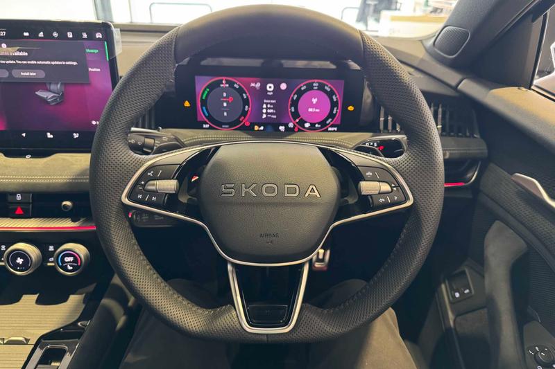 Used Skoda Superb 2025 for sale - 76131593: Photo 19